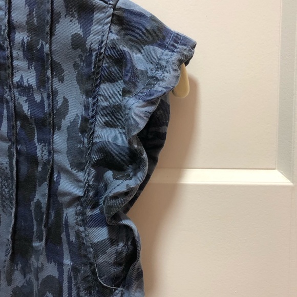 Blue ‘Animal’ Print Camp Sleeve Dress - Picture 5 of 8